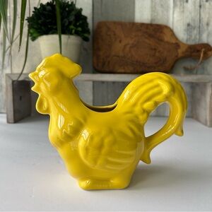 🌴Home Essentials Kitchen Yellow Ceramic Rooster Creamer/Gravy Boat